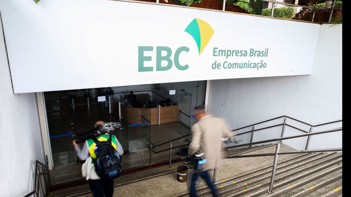 Governo federal estuda parcerias e privatização da EBC