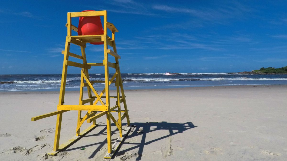 Processo Seletivo Prefeitura São Sebastião: cadeira de Guarda-Vidas na praia