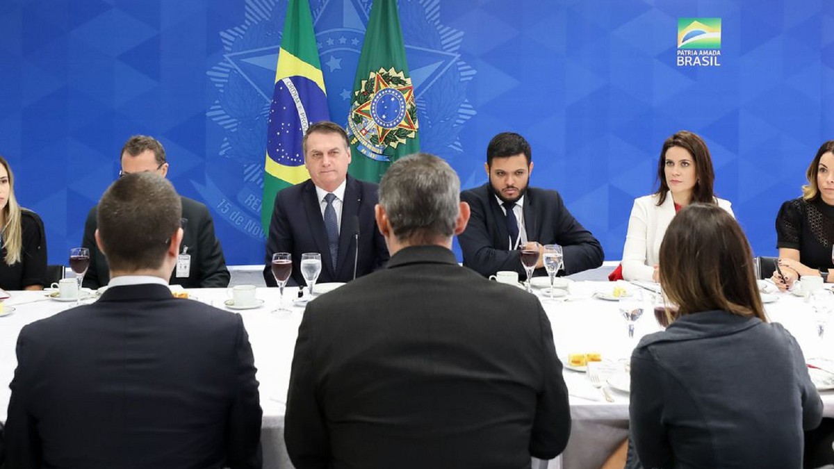 Presidente Bolsonaro em café da manhã com jornalistas