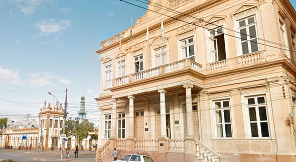 Concurso Prefeitura Pelotas: fachada do órgão - Google Street View