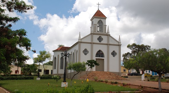 Concurso da Prefeitura de Cristalina GO - Igreja São Sebastião, construída em 1948 - Divulgação