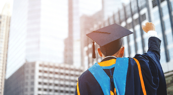 Inscrição Sisu: universitário comemora graduação em nível superior - Divulgação