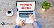 Concurso Prefeitura de Piracicaba: homem acessa internet em notebook - Divulgação