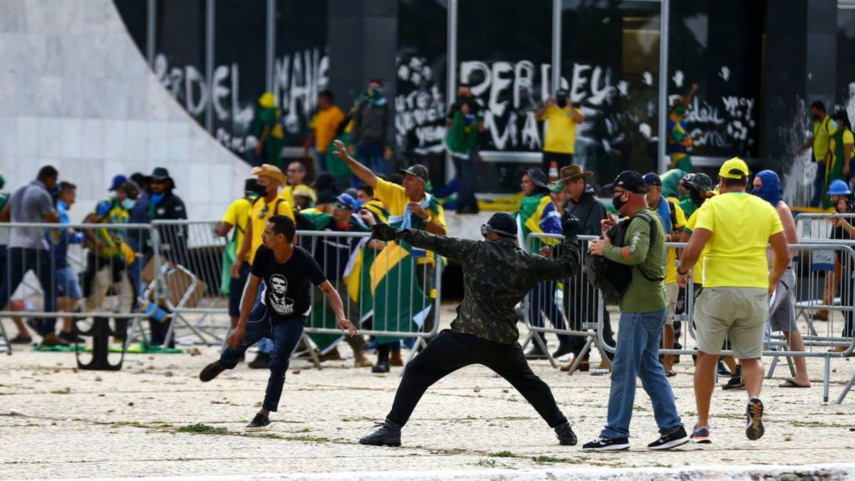 Golpistas de 8/1 depredam Brasília por não aceitar resultado das eleições 2022