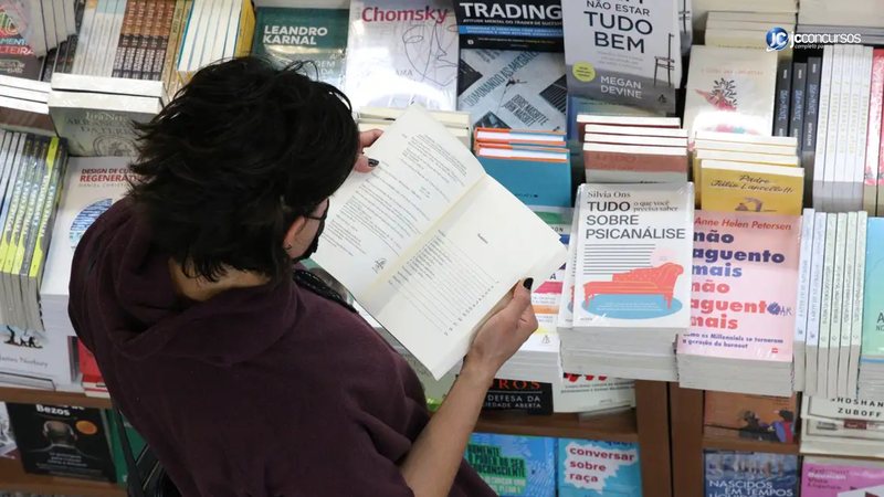 IBGE destaca que a redução no analfabetismo é resultado direto da ampliação do acesso à educação fundamental - Agência Brasil
