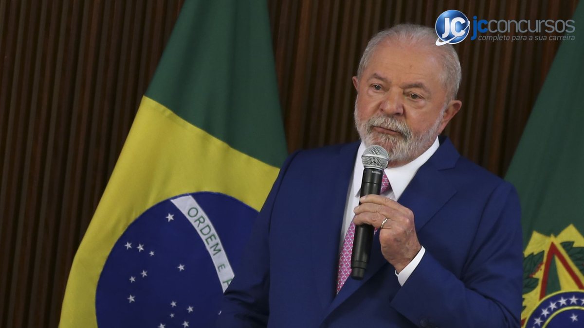 Governo Federal: Lula sanciona lei que reajusta salário de servidores do judiciário; veja