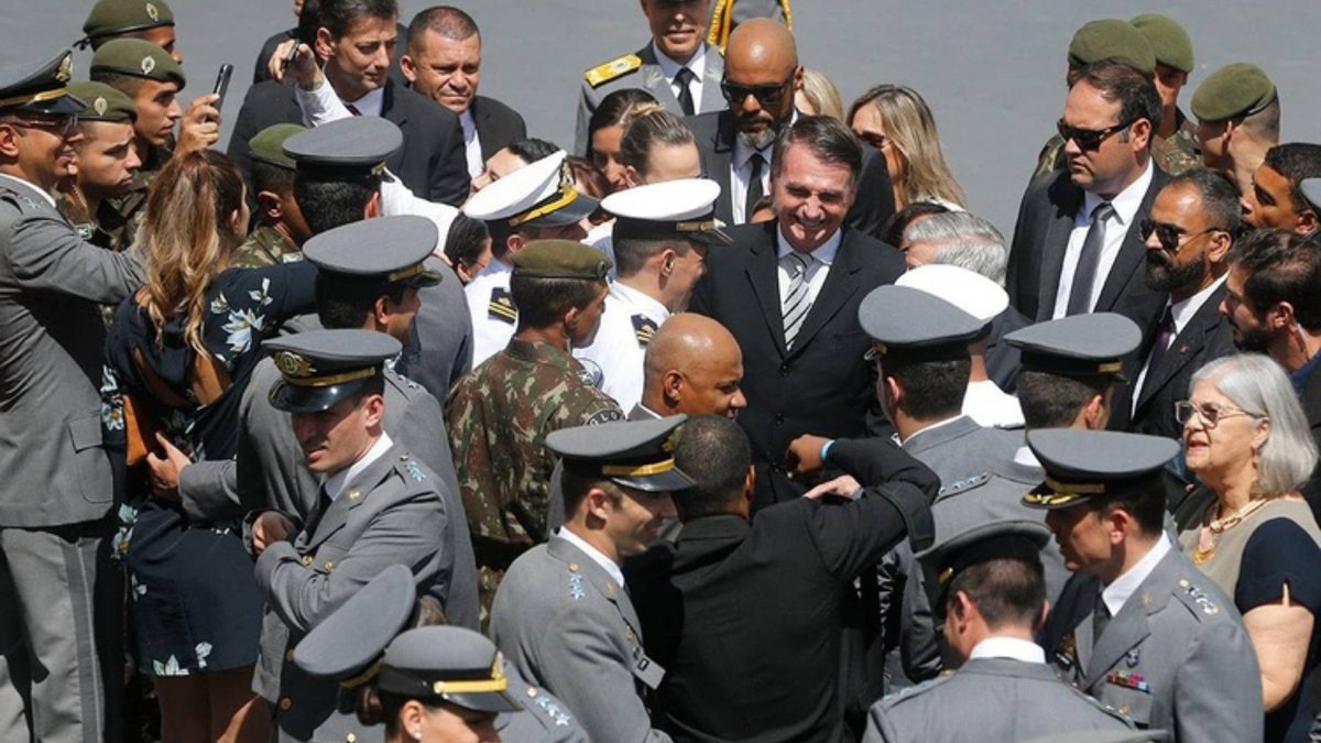 Autoridades políticas criticam a Ordem do Dia que celebra a data da instauração da ditadura no Brasil