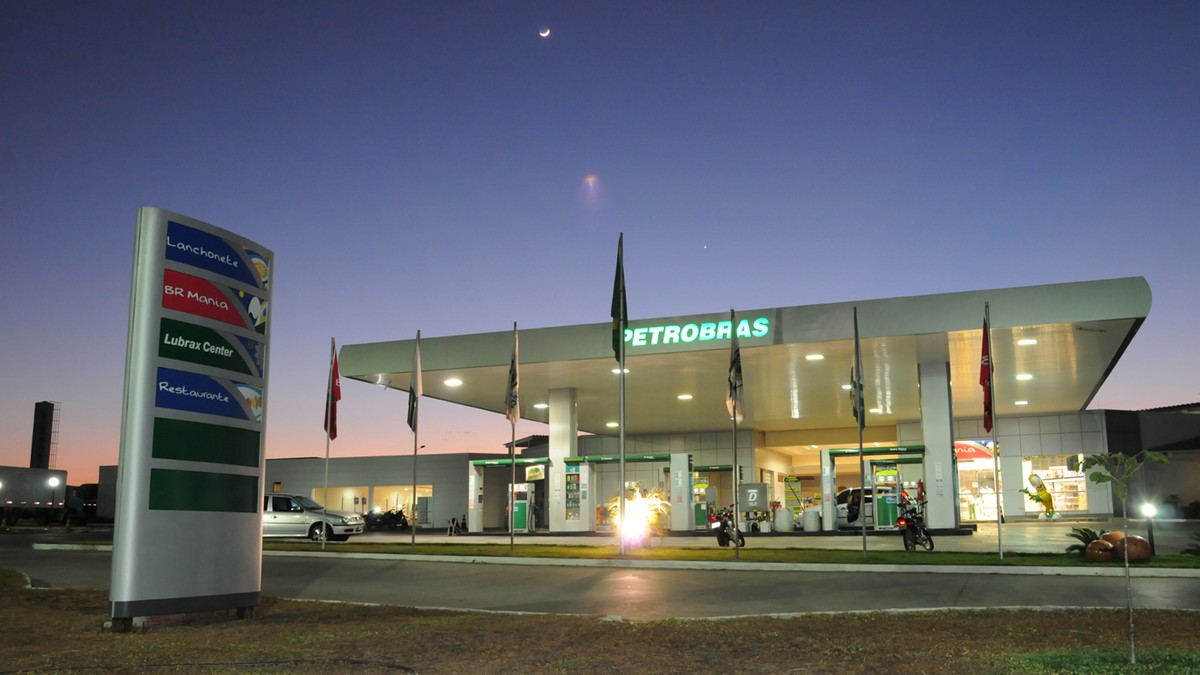Foto de um posto de gasolina da Petrobras