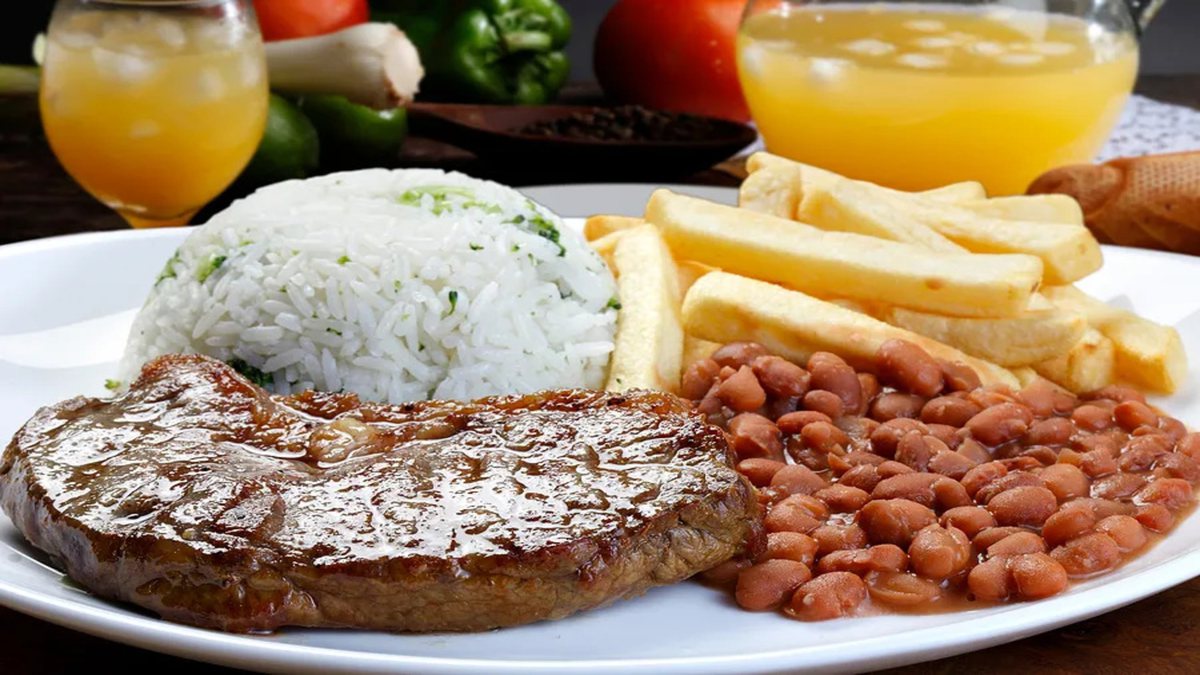 Comida mais cara: prato feito tem alta e bife some do cardápio brasileiro