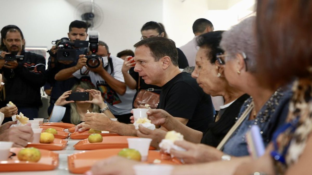 Governador João Dória durante inauguração de unidade do Bom Prato que oferece refeições a R$ 1,00