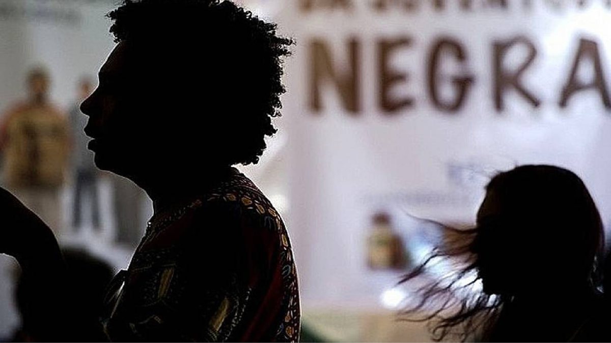 Crescimento recorde de pessoas negras presas no Brasil escancaram racismo estrutural
