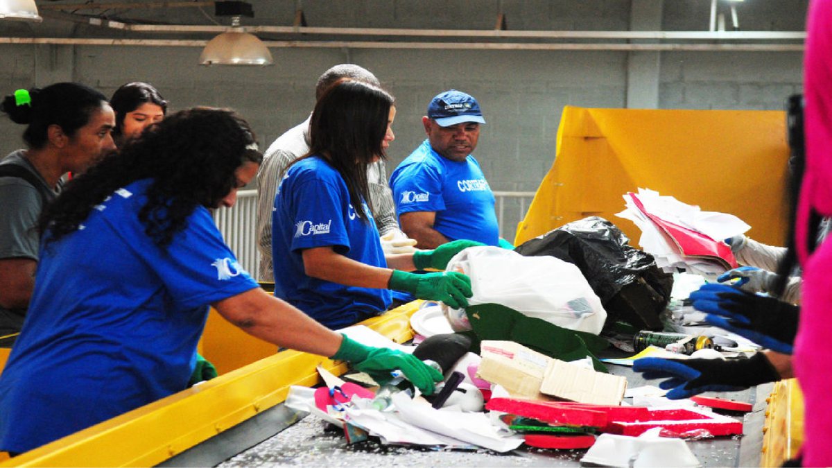Com o programa os catadores coletam e as empresas pagam com a compra de créditos de reciclagem