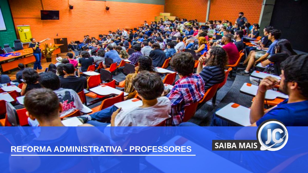 Professor em sala de aula na UnB (Universidade de Brasília)