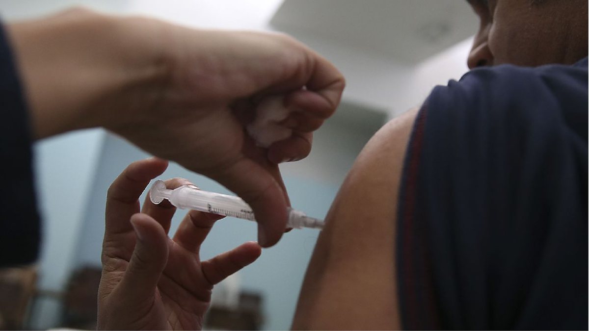 A expectativa do Ministério da Saúde é que mais de 76 milhões de pessoas recebam uma dose da vacina contra a gripe